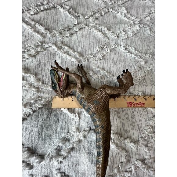 Jurassic World 2015 Toy Dinosaur Velociraptor Lot Charlie and Delta Figures - Picture 8 of 11